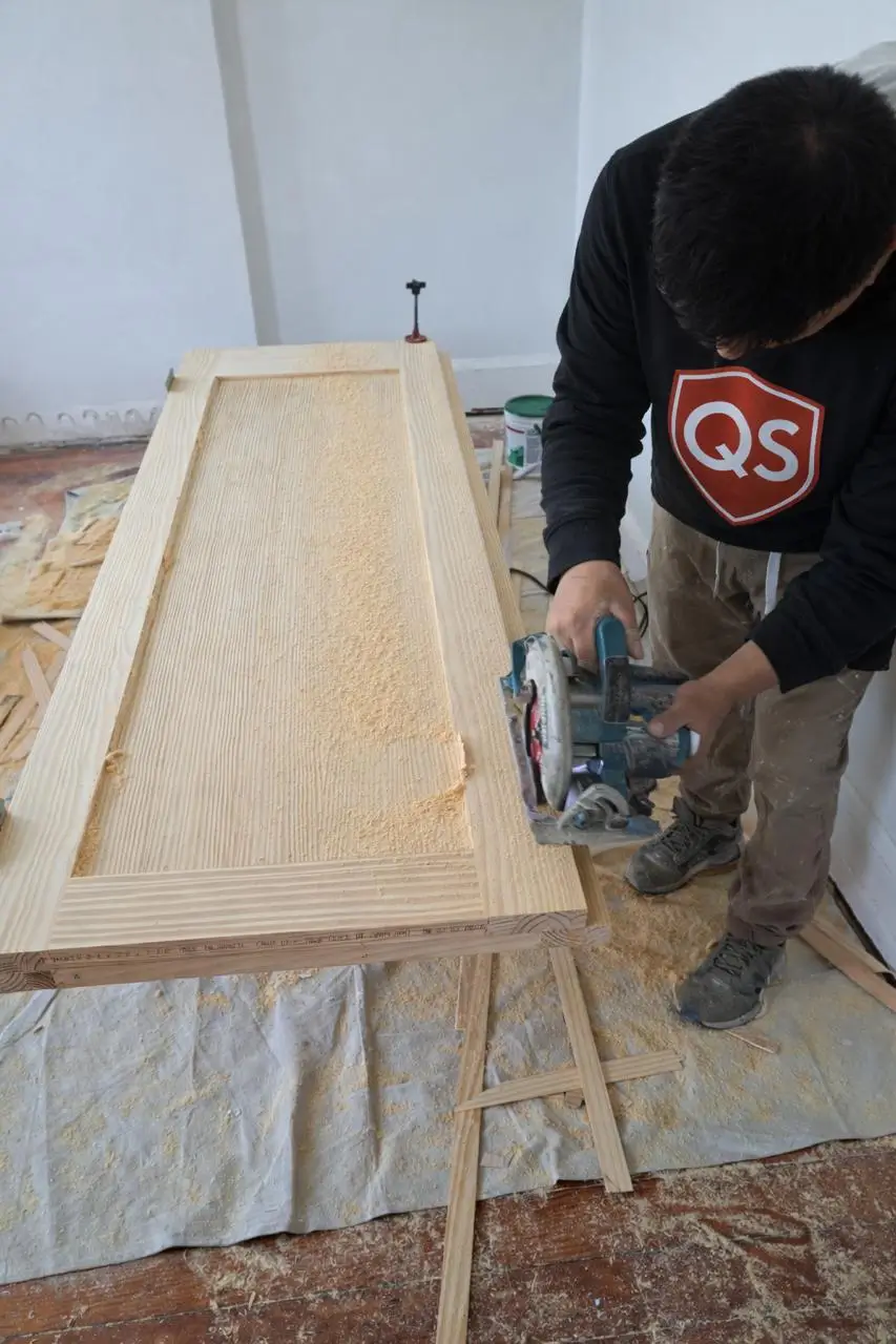 handyman doing carpentry service in new jersey by quicksidekick